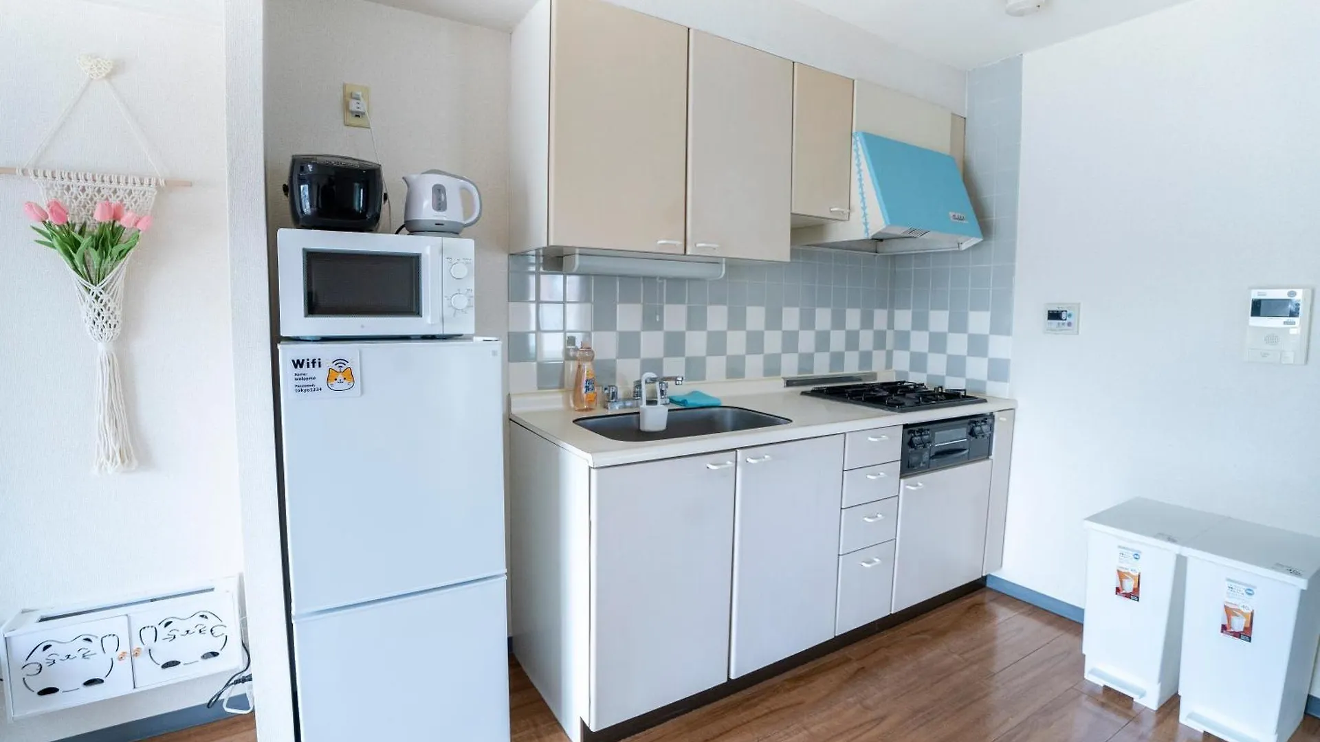 6Th Floor 602 With Elevator, 700 Meters Walk From Nishi-Shinjuku Gochome 4 Minutes To Shinjuku, 75 Square Meters Plus 30 Square Meters Of Large Balcony Tokyo