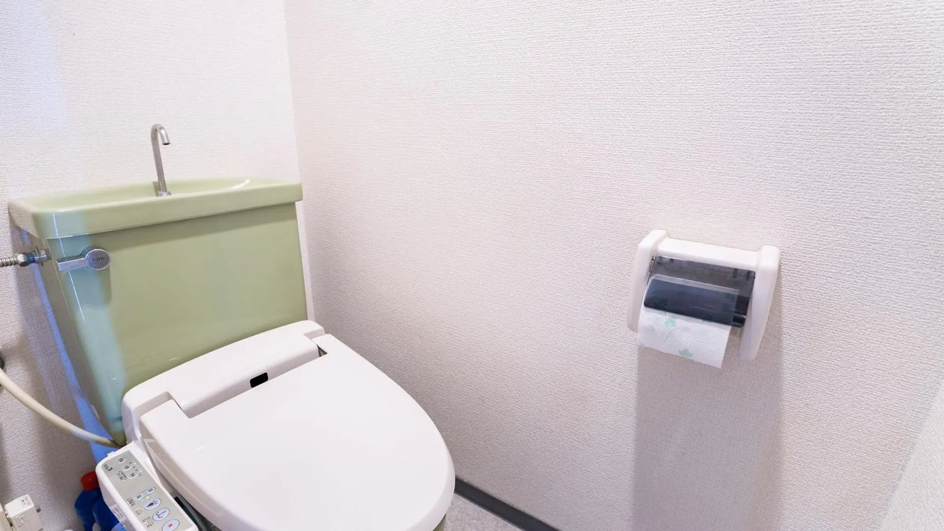 6Th Floor 602 With Elevator, 700 Meters Walk From Nishi-Shinjuku Gochome 4 Minutes To Shinjuku, 75 Square Meters Plus 30 Square Meters Of Large Balcony Tokyo